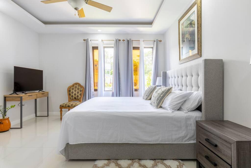 Sun Shine Luxury Villas 2 Bedroom Pool & Gym Ocho Rios St Ann Dış mekan fotoğraf