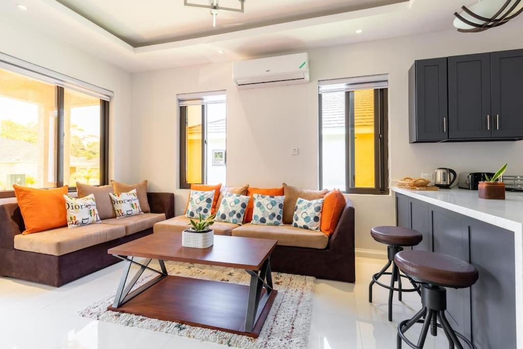 Sun Shine Luxury Villas 2 Bedroom Pool & Gym Ocho Rios St Ann Dış mekan fotoğraf